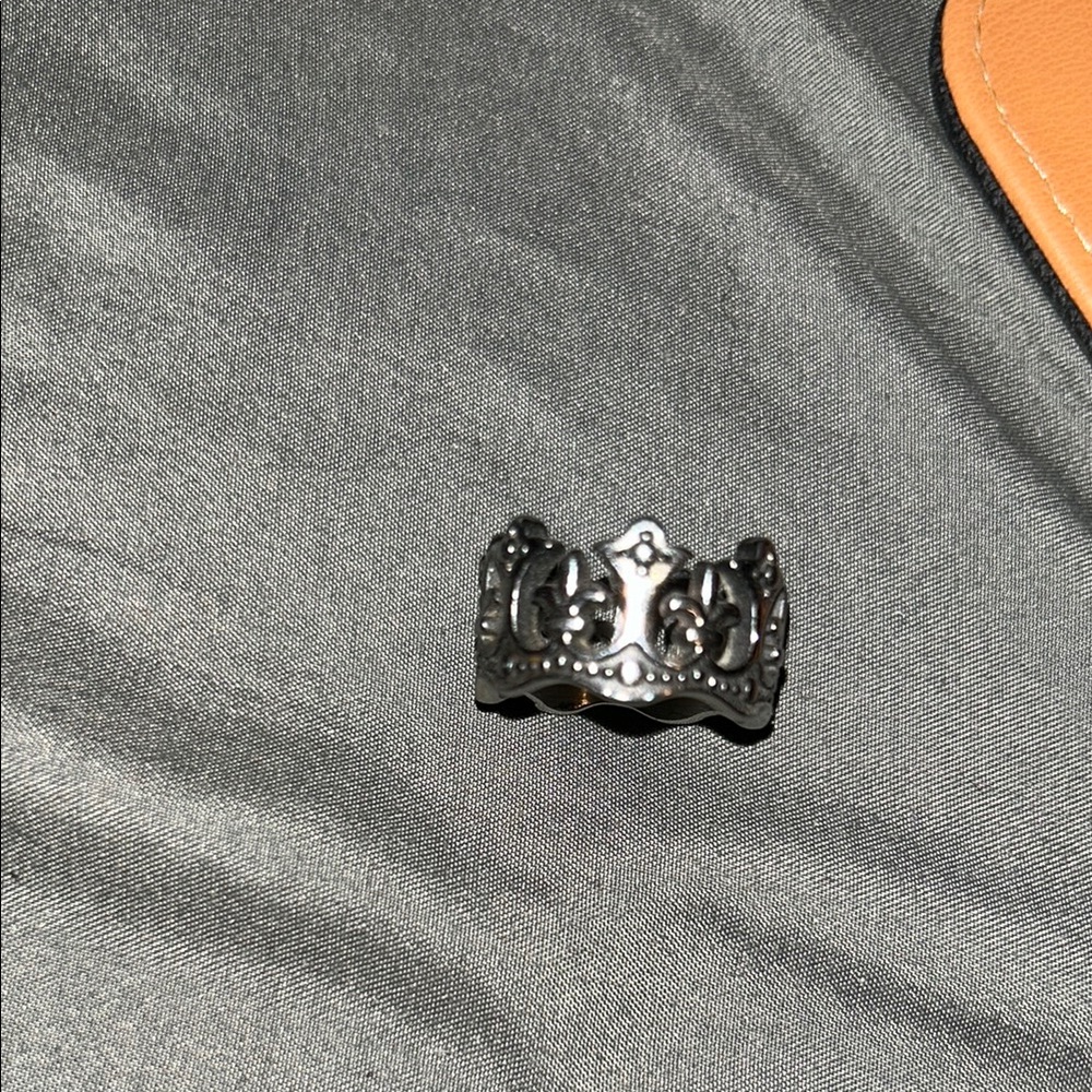 Silver Crown Ring - Picture 4 of 5